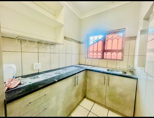 3 BEDROOM HOUSE FOR SALE IN VANDERBIJLPARK CE 1